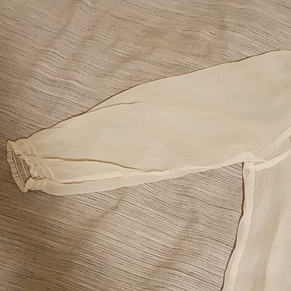 Transparent/White top - Picture 2 of 4